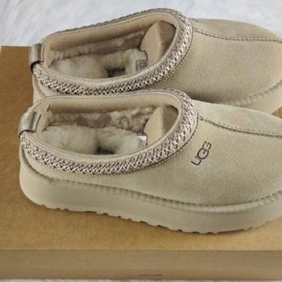 UGG Women's Cream Platform Shoes - Picture 3 of 8